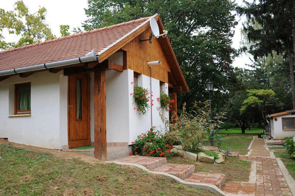 Kastelyszallo Mateszalka Bed & Breakfast Eksteriør bilde